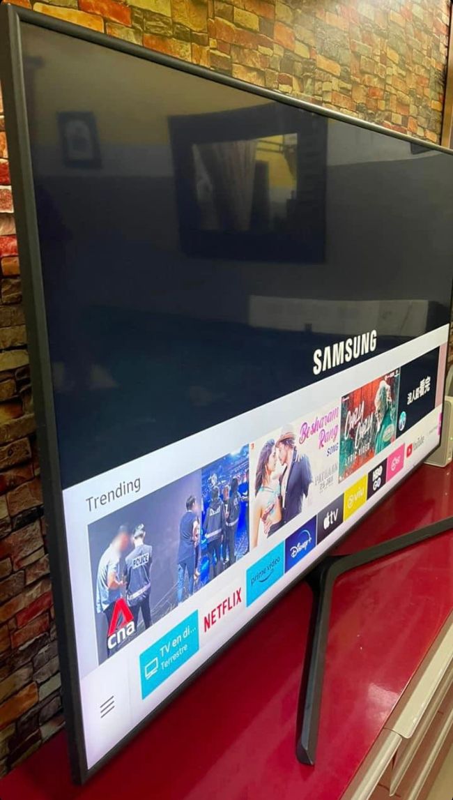 Écran plat Smart Tv 50 pouces Samsung 7 Série 