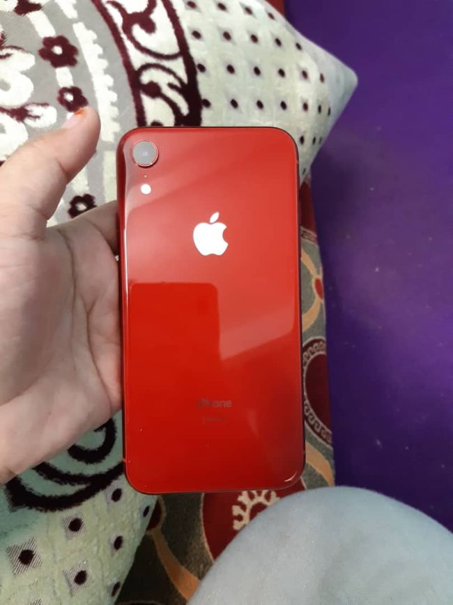 Iphone XR rouge presque neuf A Nouadhibou