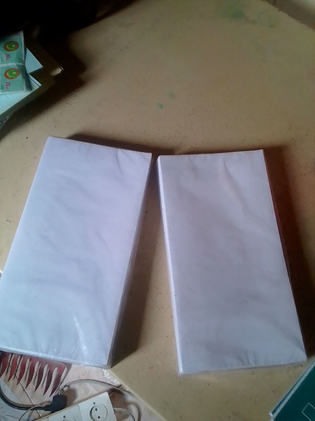 2 paquets de petites enveloppe
