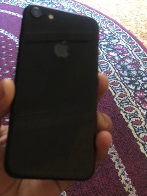 iPhone 7 simple jet black 