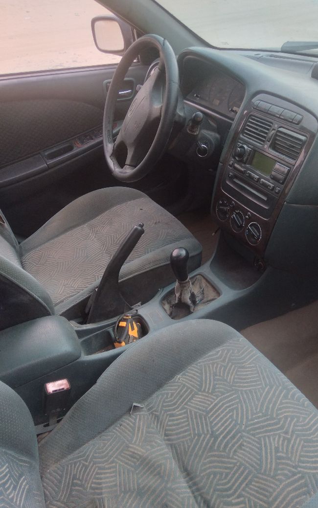 Avensis 2.0 moteur en bon etat